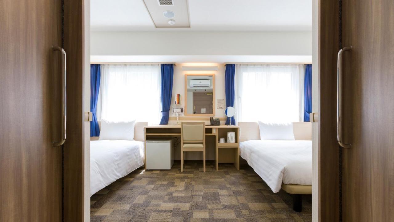 Toyoko Inn Iwakuni Eki Nishi Guchi Exteriör bild