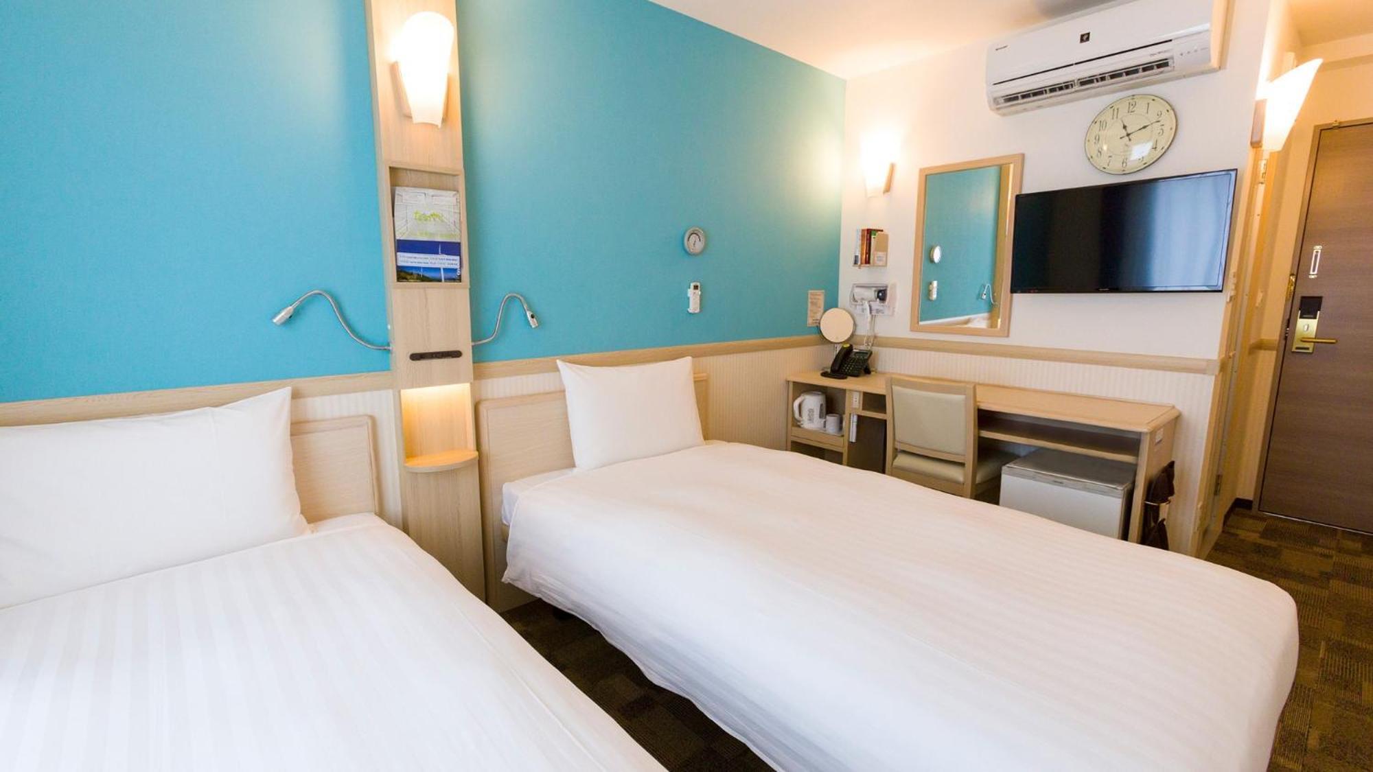 Toyoko Inn Iwakuni Eki Nishi Guchi Rum bild